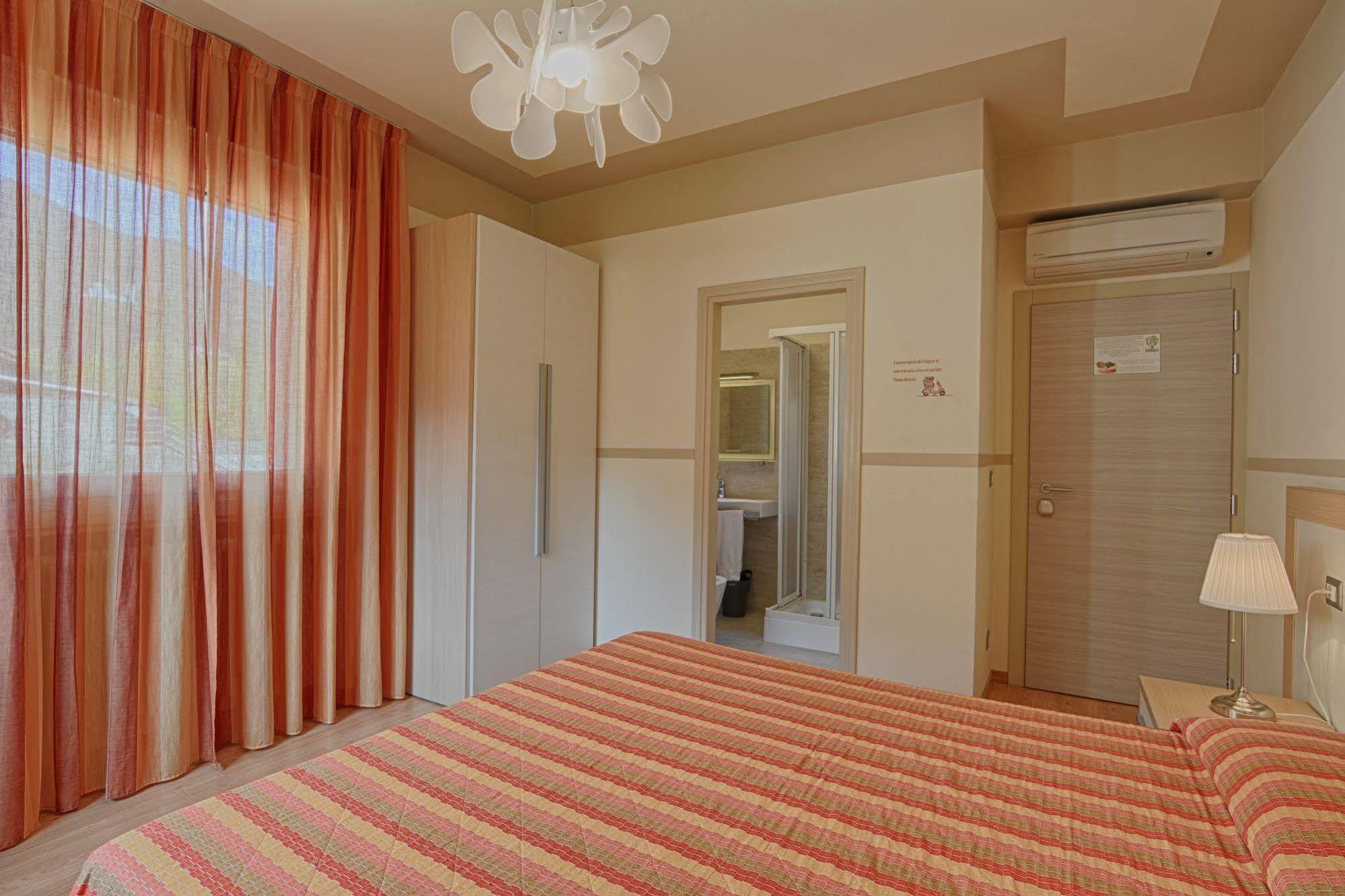 Hotel Europa - Sorico Luaran gambar