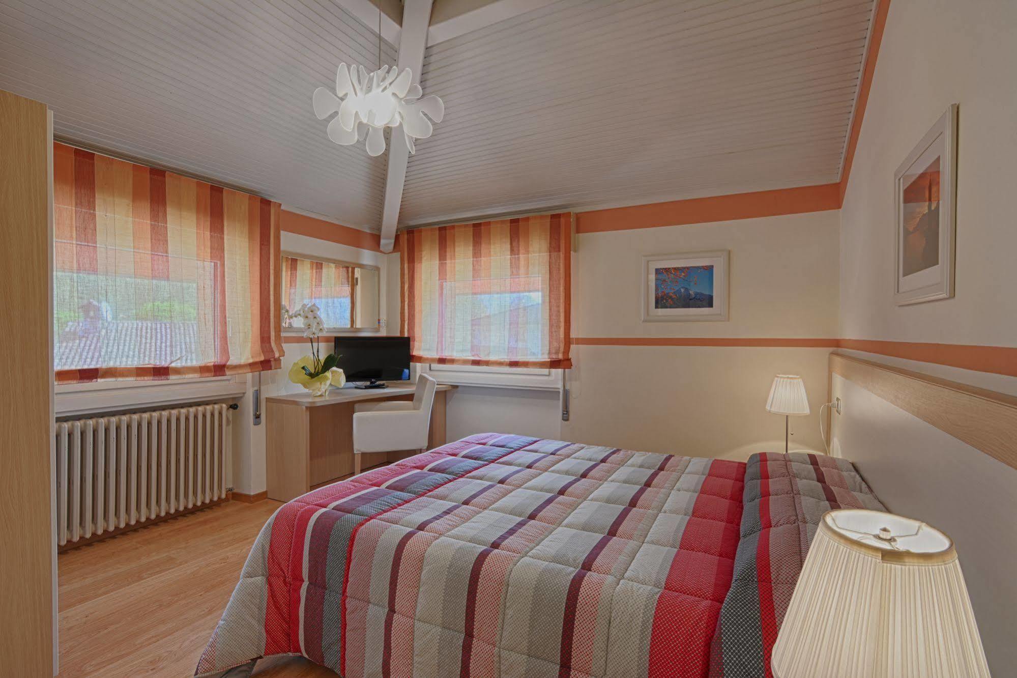 Hotel Europa - Sorico Luaran gambar